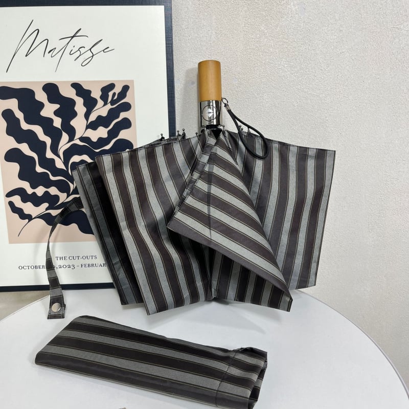 Automatski sklopivi kišobran s 10 rebara, drška od masivnog drveta, 210T tkanina