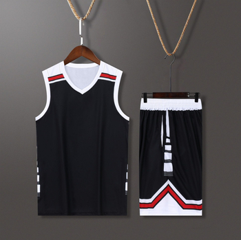 Férfi kosárlabda nyári garnitúra – poliészter anyagú, bélés poliészterrel, alkalmas edzésekre és mérkőzésekre.