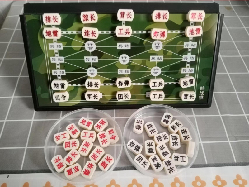 Magnetske vojne šahovske figure sa sklopivim pločom – plastične, za djecu 4–35 godina, obiteljska zabava