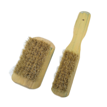 Hosszú nyelű cipőseprő disznószőrrel, négyszögletes fej