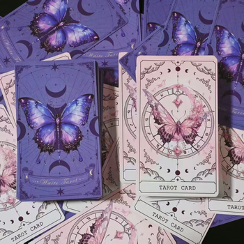 Tarot West Classic Set de cărți pentru învățare — Material de hârtie; Potrivit pentru distracție în parcuri; Categoria: Poker; Ambalaj: Opp bag; Configurație 3C: Jucării pentru 14+; Recomandat pentru vârsta 15–35