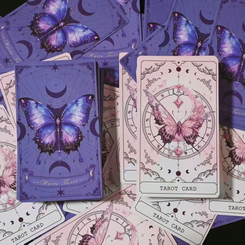 Tarot West Classic Set de cărți pentru învățare — Material de hârtie; Potrivit pentru distracție în parcuri; Categoria: Poker; Ambalaj: Opp bag; Configurație 3C: Jucării pentru 14+; Recomandat pentru vârsta 15–35