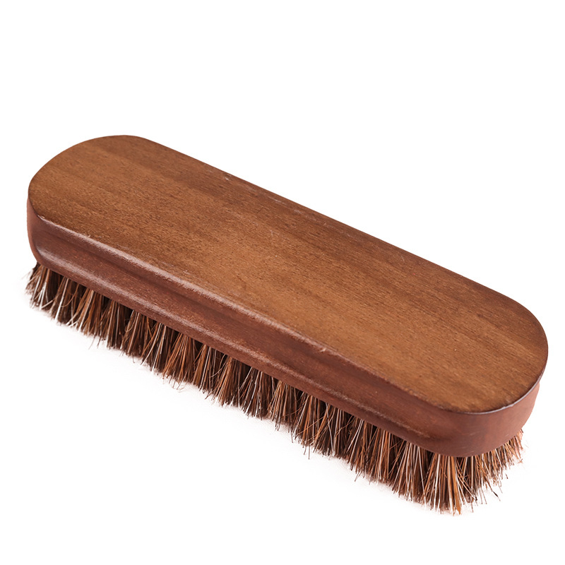 Perie pentru pantofi cu mâner curbat din lemn fag (clasa A) și peri din păr de cal pentru Îngrijire și dezinfectare a pielăriei; opțiuni de personalizare