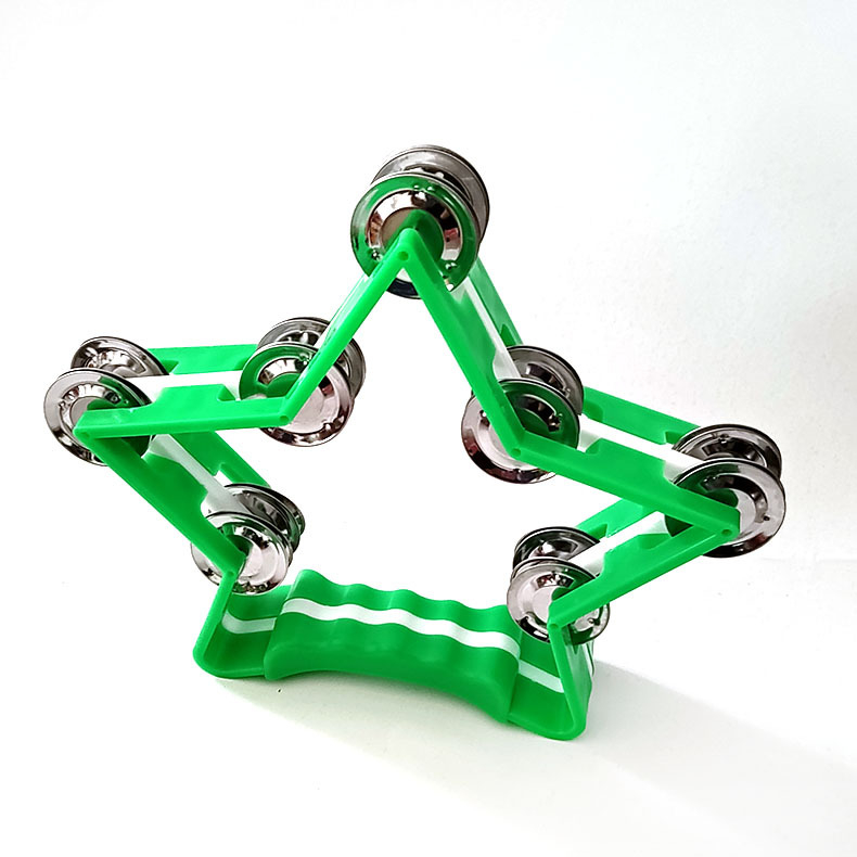 Műanyag csörgő ötágú csillag mintával, PP anyag, súly 185 g, 4–6 éves gyermekeknek