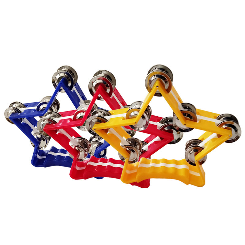 Műanyag csörgő ötágú csillag mintával, PP anyag, súly 185 g, 4–6 éves gyermekeknek