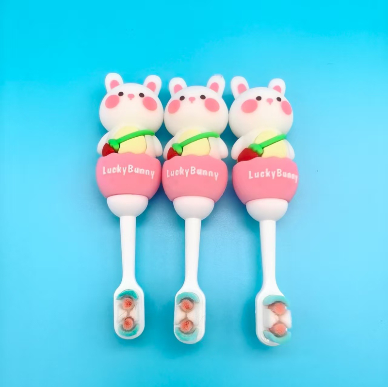 Χειροκίνητη οδοντόβουρτσα Happy Tooth Baby για παιδιά, εξαιρετικά μαλακές τρίχες, μήκος 11,5 cm, μοντέλο 054