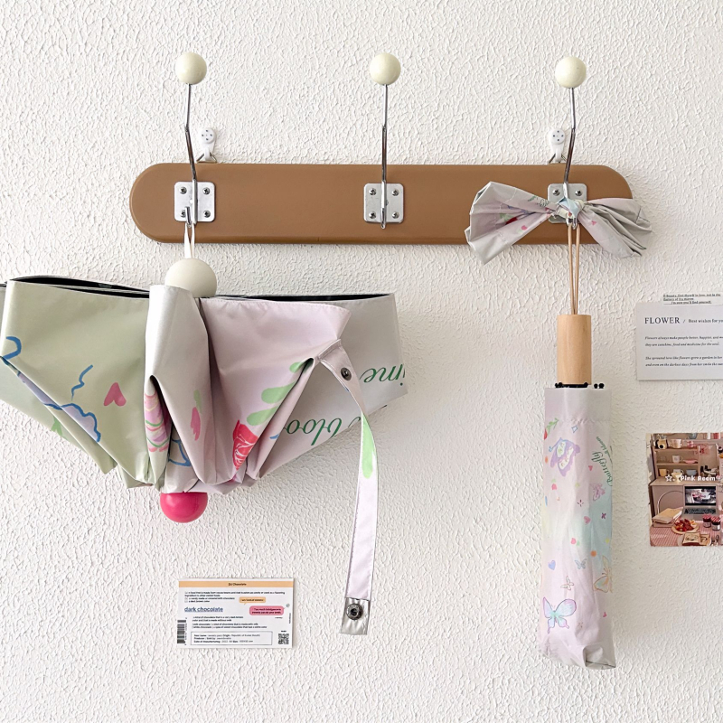 Összecsukható napernyő női használatra, tavaszi pillangó dizájn, hordozható (24 bordás szerkezet; ötvözet váza és bordák; tömör fa fogantyú; 210T vinil bevonatú anyag; UPF >50)