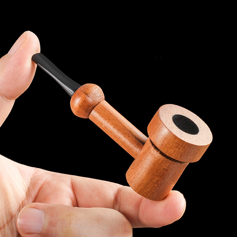 Drvena lula s oblikom čekića, prohodni kanal promjera 2 mm, moderan minimalistički dizajn