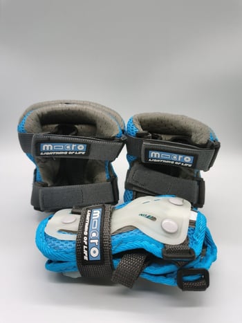 Детски шестчастен комплект защитни средства за каране на ролери: коленни предпазители, лакътни и киткови защити, флуоресцентен дизайн; опаковка 50 или 100 комплекта