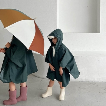 Παιδική ομπρέλα με 8 μεταλλικά σκέλη, λαβή και ράχη από σίδηρο, πολυεστερικό ύφασμα 170T, χειροκίνητο άνοιγμα/κλείσιμο, ελαφριά με cartoon σχέδιο