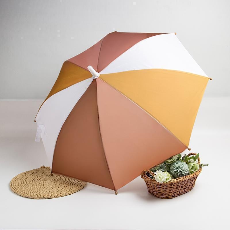 Παιδική ομπρέλα με 8 μεταλλικά σκέλη, λαβή και ράχη από σίδηρο, πολυεστερικό ύφασμα 170T, χειροκίνητο άνοιγμα/κλείσιμο, ελαφριά με cartoon σχέδιο