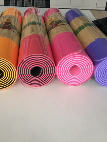 Hongzhou joga prostirka, materijal TPE, debljina 6 mm, težina 700–1200 g, uzorak: jednobojan