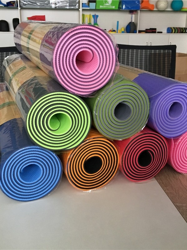 Hongzhou joga prostirka, materijal TPE, debljina 6 mm, težina 700–1200 g, uzorak: jednobojan