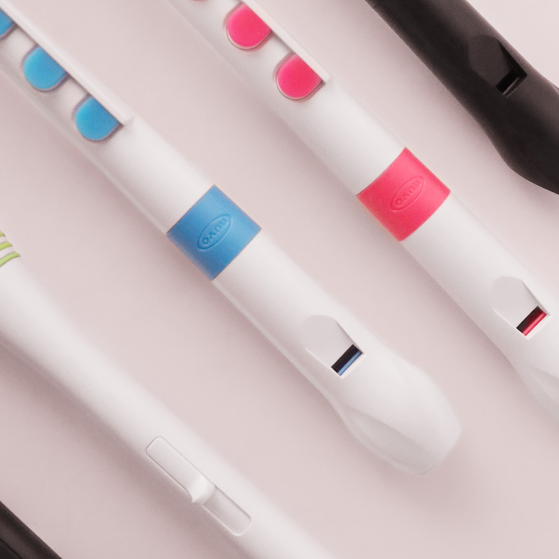 NUVO plastični rekorder, izrađen od smole, kartonsko pakiranje, početnički glazbeni instrument