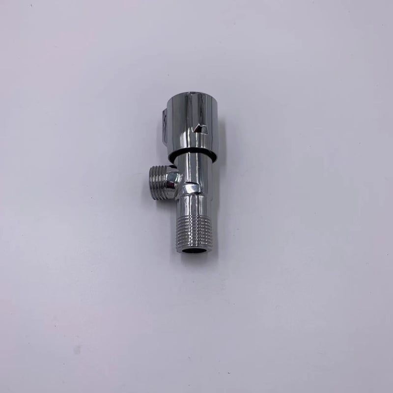 Trokutasti bakreni ventil s produženim tijelom, ugradnja u zid, keramičko jezgro ventila, nominalni tlak 0,8 MPa, za kupaonicu i kuhinju