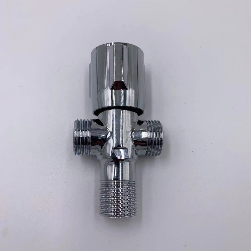 Trokutasti bakreni ventil s produženim tijelom, ugradnja u zid, keramičko jezgro ventila, nominalni tlak 0,8 MPa, za kupaonicu i kuhinju