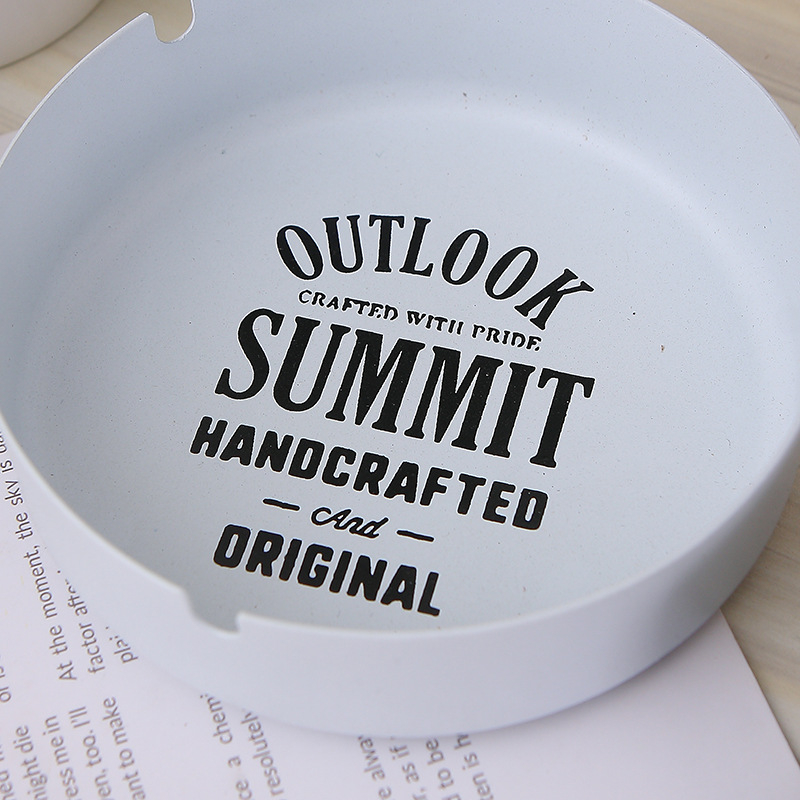 Fém hamutartó nordic ipari stílusban, letisztult dizájn tároló funkcióval és nyomtatott logóval