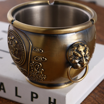 Európai stílusú, multifunkcionális hamutartó otthoni használatra fedéllel, dekoratív kiegészítő a nappali dohányzóasztalához, védelem a csöpögés ellen és lángtörlési funkcióval, cinkötvözetből