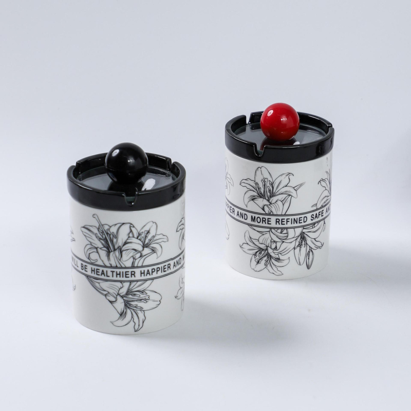 Scrumieră ceramică cu capac, motiv crin, rezistentă la vânt, potrivită pentru casă, sufragerie și birou