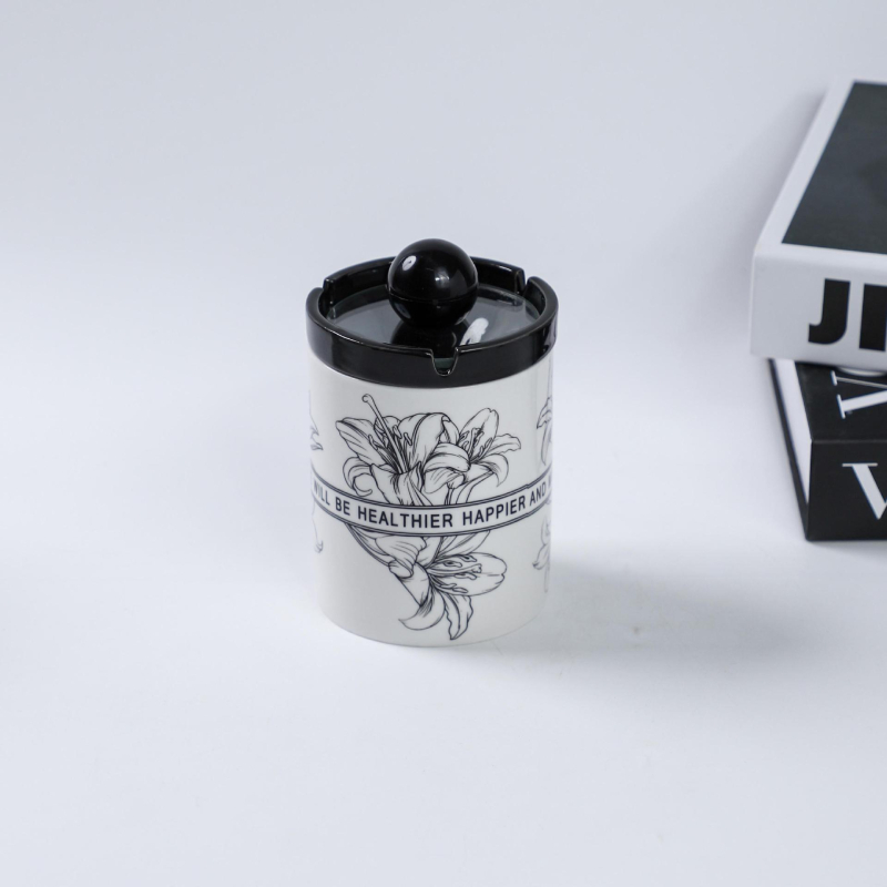 Scrumieră ceramică cu capac, motiv crin, rezistentă la vânt, potrivită pentru casă, sufragerie și birou