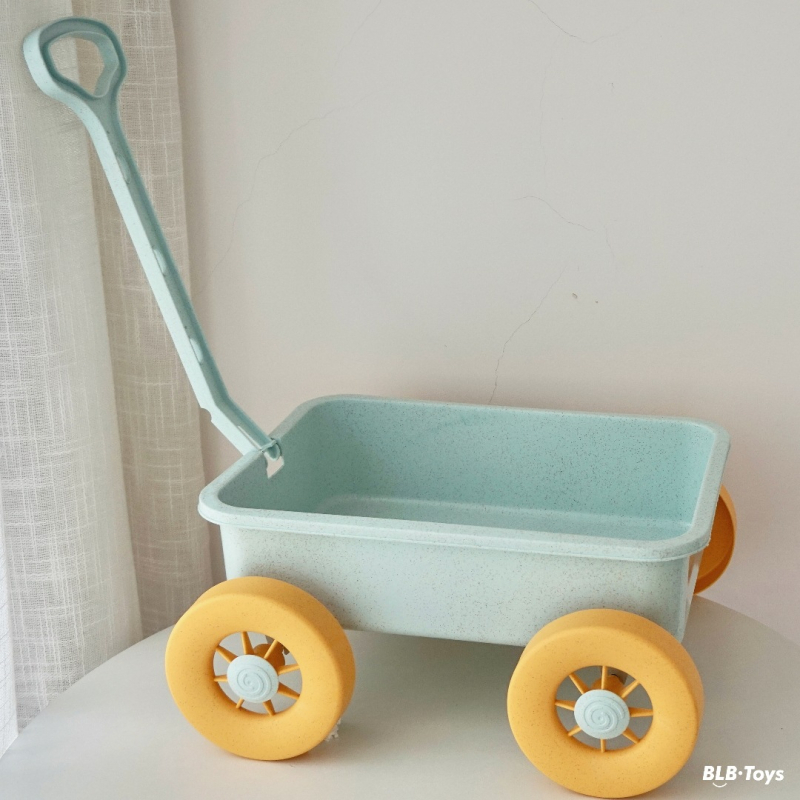 Детски плажен комплект — пластмасова лопатка и кофи, три варианта, мрежеста чанта, за деца 4–6 години, марка KIDNOAM