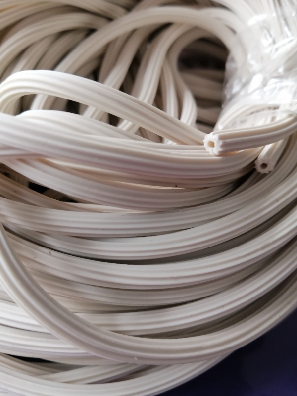 Üreges gumiból készült tömítőszalag szúnyoghálóhoz, 4–6 mm, nyomógörgővel