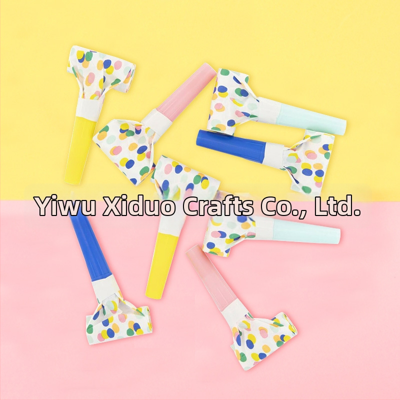 Papierový roh rekvizita na oslavu — bez loga, bez personalizácie