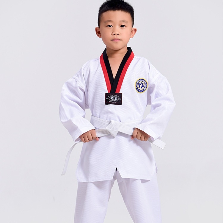 Pamut Taekwondo edzőruha felnőtteknek és gyerekeknek hímzéssel