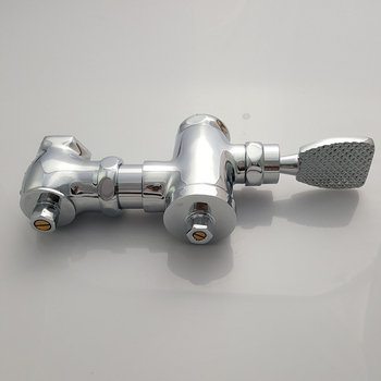 Медна хоризонтална педално-управлявана клапа за промиване на клекалка, модел SY-8050; корпус изцяло меден; налягане 1.2 MPa; време на промиване 3–4 сек.; изход 1 инч