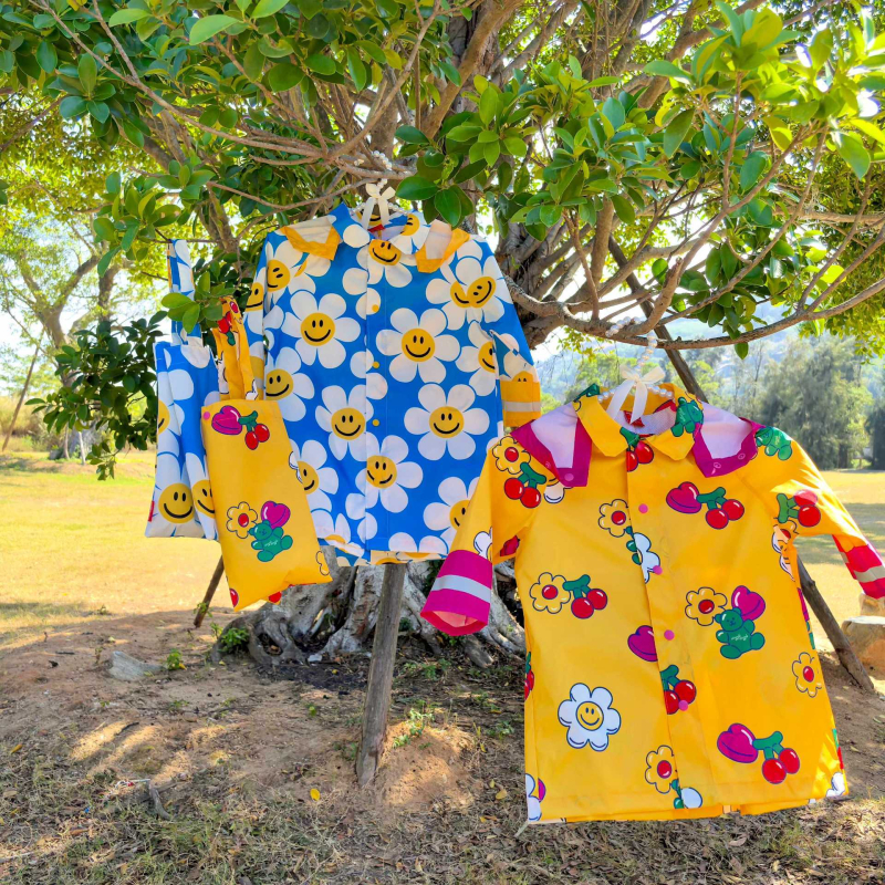 Gyerekeknek szánt esőponcsó poliészterből PU bevonattal, 210 g/m², könnyű, rajzfilmszín stílus