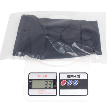 Протектори за лакти за баскетбол и други спортове – лактени ръкави с мрежеста антиударна конструкция, силиконова противохлъзгаща лента, 85% полиестер 15% спандекс, четири игли и шест конци