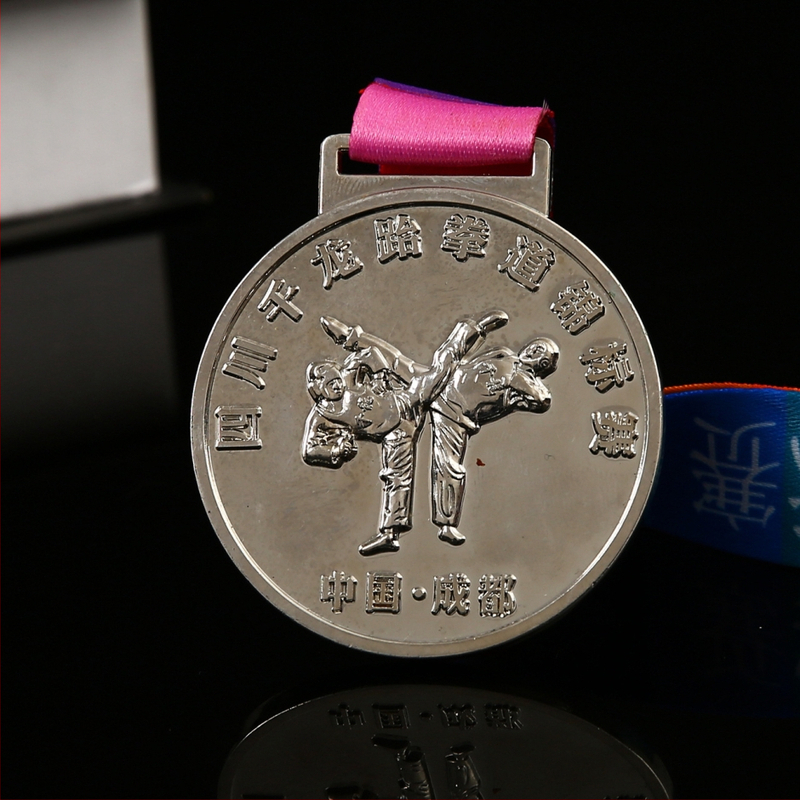 Μεταλλικό μετάλλιο για μαραθώνιο και ταεκβοντό – Προσαρμοσμένο, Ηλεκτροπλατιωμένη επίστρωση, Μοντέρνο στυλ, Χρήση σε γραφείο