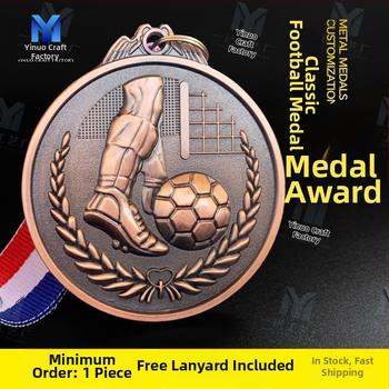 Futbalová medaila zo zinkovej zliatiny so svojím dizajnom, tlačené logo, čistá hmotnosť 60 g, zlatý povlak na kartičke