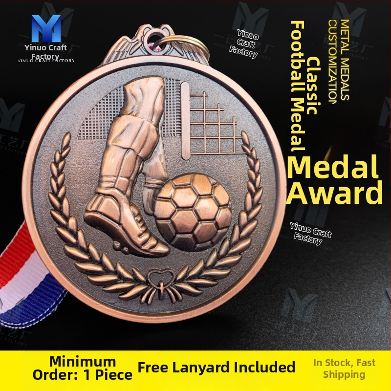 Futbalová medaila zo zinkovej zliatiny so svojím dizajnom, tlačené logo, čistá hmotnosť 60 g, zlatý povlak na kartičke