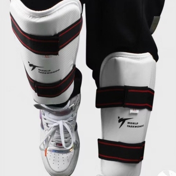 Комплект защита за таеквондо: защитни за крак, ръка и чатала, спонж материал, марка Brilliant Sports, пакет 50