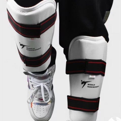 Комплект защита за таеквондо: защитни за крак, ръка и чатала, спонж материал, марка Brilliant Sports, пакет 50