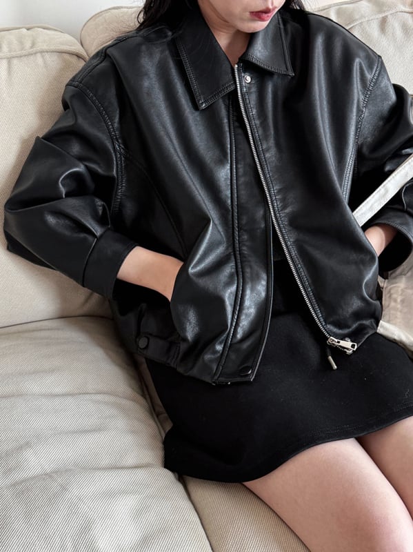 Γυναικείο PU δερμάτινο σακάκι, κοντό μήκος, πέτο γιακά, κλείσιμο με φερμουάρ, άνοιξη 2025