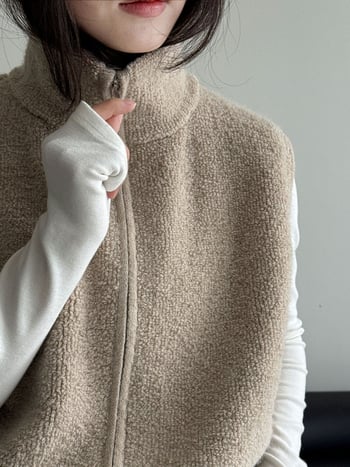 Gyapjúkeverékből készült mellény álló gallérral és cipzárral, bő szabású, japán-koreai lazább stílus