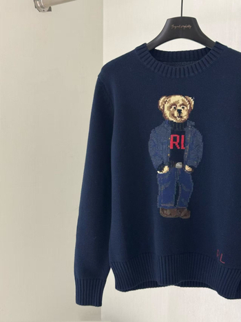 Βαμβακερό ζακάρ πουλόβερ με μοτίβο αρκούδας κινουμένων σχεδίων, κουκούλα, στρογγυλός λαιμός (Βαμβάκι, Ζακάρ, Αρκούδα Κινούμενων Σχεδίων, Κουκούλα, Στρογγυλός Λαιμός)