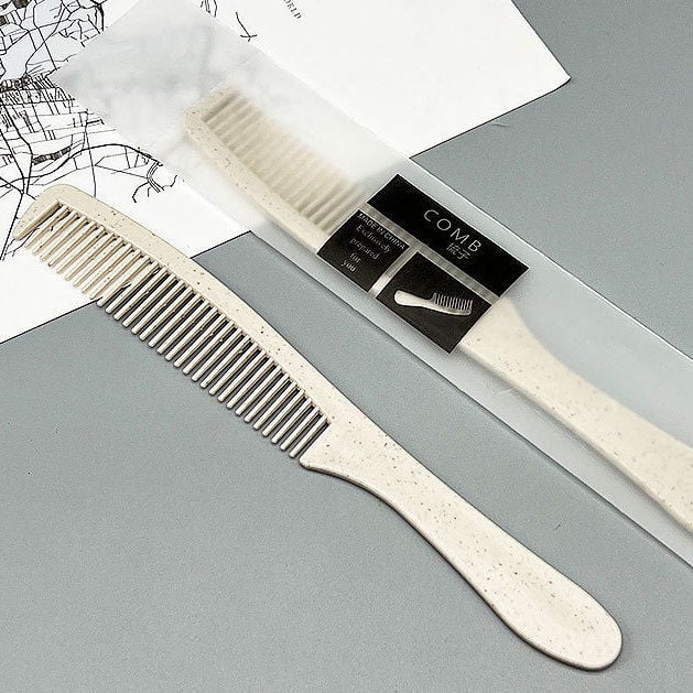 Összecsukható finom fogú hajkefe, gyanta anyagú, kompakt és utazáshoz ideális