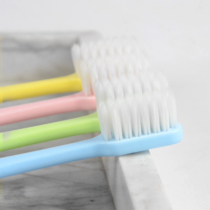 Ručná zubná kefka pre dospelých s mäkkými vláknami, macaron štýlová cestovná krabička, model S002, jednotlivo balená