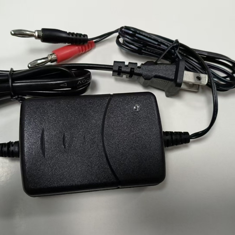 Punjač baterije LED svjetilke, eksplozijski otporan, dvostruki banana utikač, 8.7V 650mAh, ulaz AC90-240V, izlaz DC8.4V 0.25A