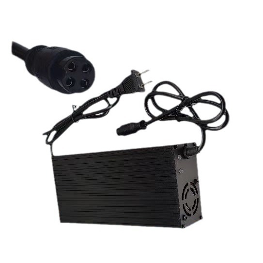 Automobilski hitni startni punjač (Ulaz 100-240V AC, Izlaz 12.6V/16.8V 10A, Punjiva litijeva baterija polimera, CE/FCC/ROHS)