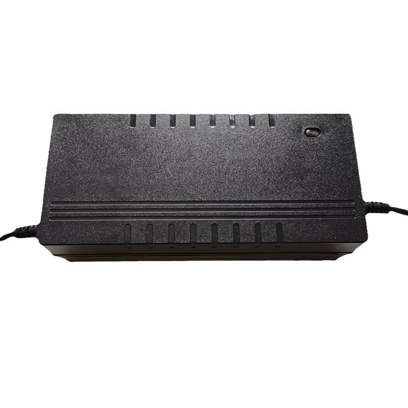 Punjač za litijsku bateriju za električna vozila – LD-001, Radium Wind; ulaz 100-240V AC, izlaz 54.6V 3A DC, FCC certificirano