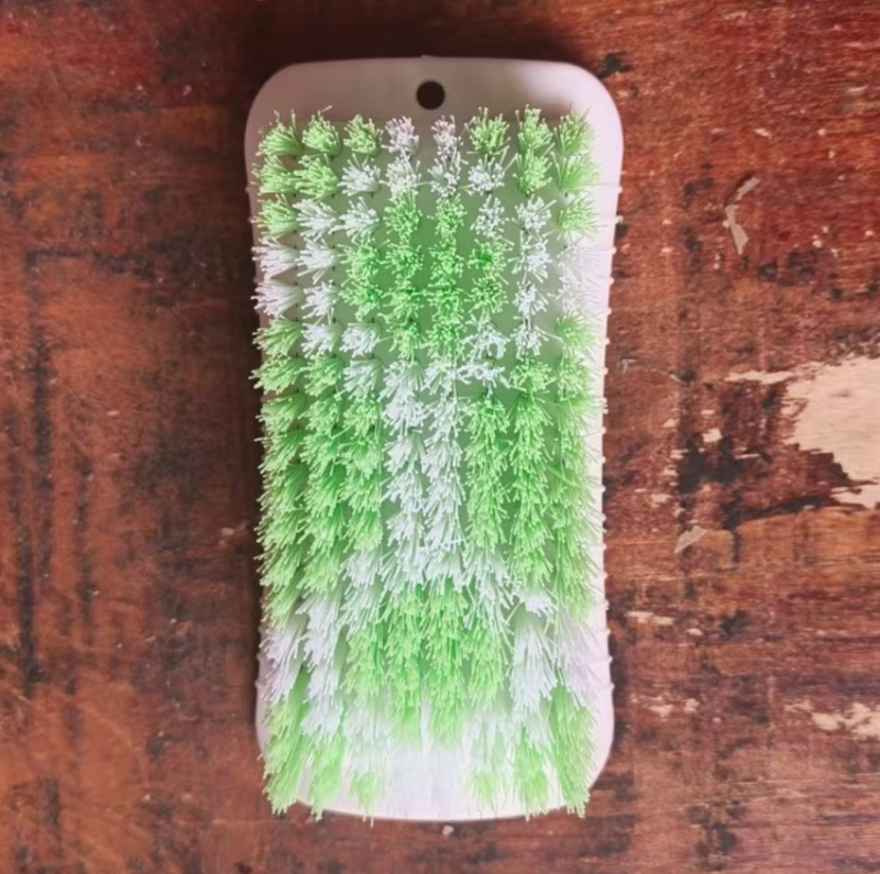 Hosszú fogantyújú tisztítóecset, kemény sörtékkel, vastagított műanyag testtel, többfunkciós ruhák és cipők tisztítására