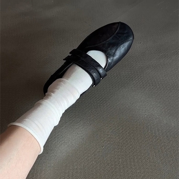Ženske Mary Jane ravne cipela s plitkim otvorom, okrugli vrh, gornji dio od mikrovlakne kože, Velcro zatvarač, niski potpetica 1–3 cm