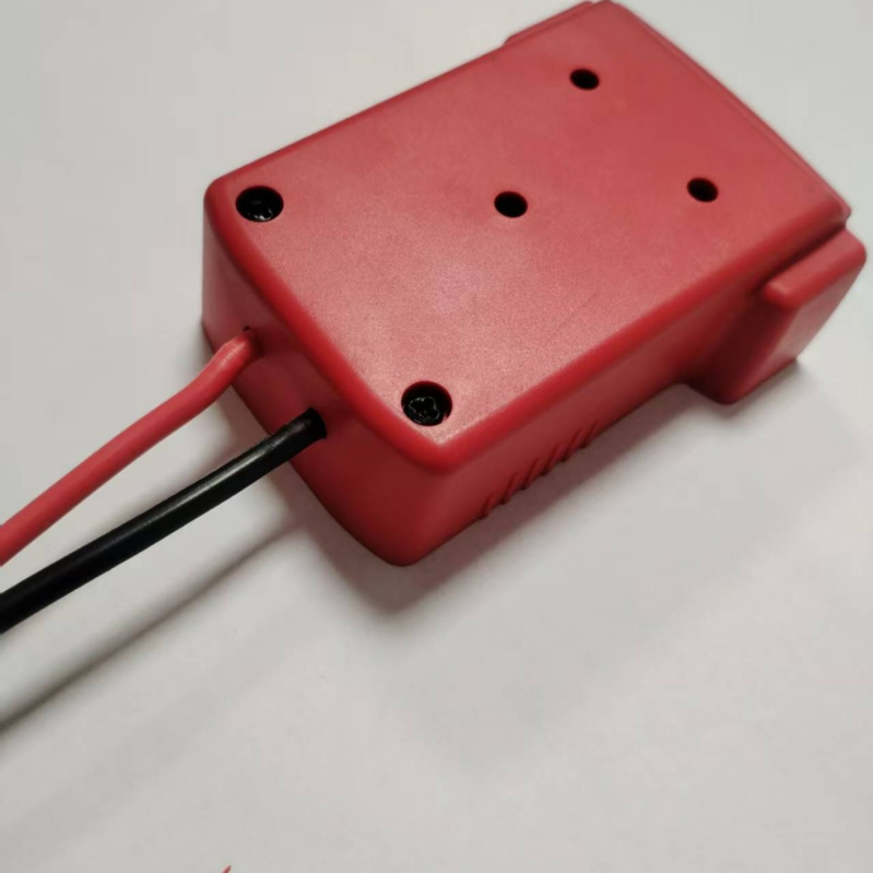 18V baterijski adapter za alate M18V s kabelskim priključkom (ulaz 18V, izlaz 18V)