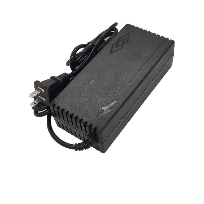 Punjač za LiFePO4 bateriju 5S 32650 – izlaz 18,25V, struja punjenja 3A, ulaz 110–240V, marka Pig boss