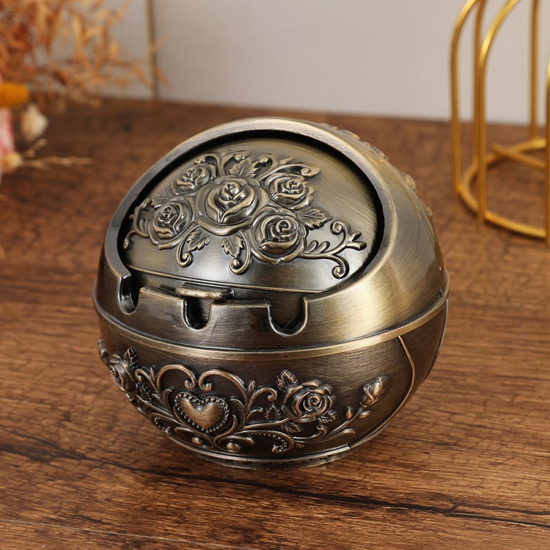 Pepeljara s motivom ruže, aluminijska legura, retro stil, s poklopcem, ponovno upotrebljiv