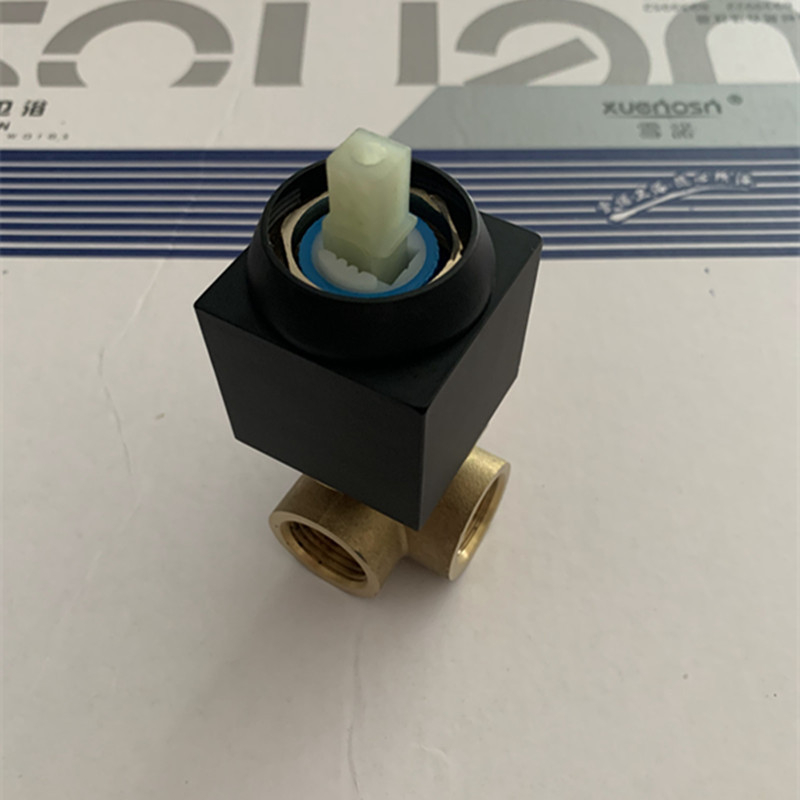 Κρυφή επιτοίχια βρύση ντους από χαλκό, τετράγωνου σχήματος, τριών κατευθύνσεων ανάμιξη, κεραμικός έμβολος